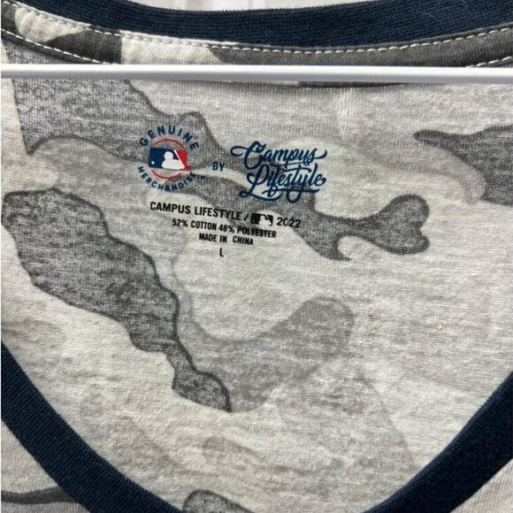 Atlanta Braves Women’s Camo Print V-Neck T-Shirt Large - Picture 5 of 10